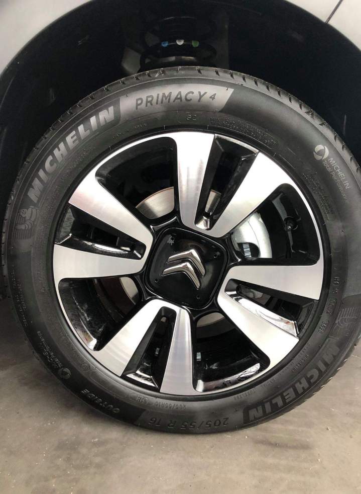 Pneumatique automobile Marcoussis